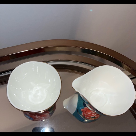 Wedgewood Fine China sugar bowl and creamer set - Picture 4 of 9